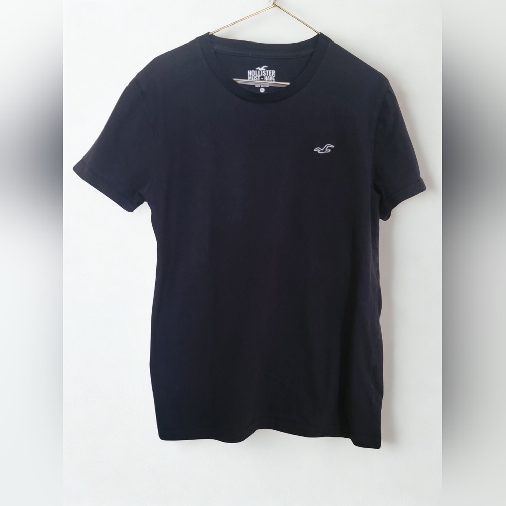Hollister Men's Dark Navy Tee